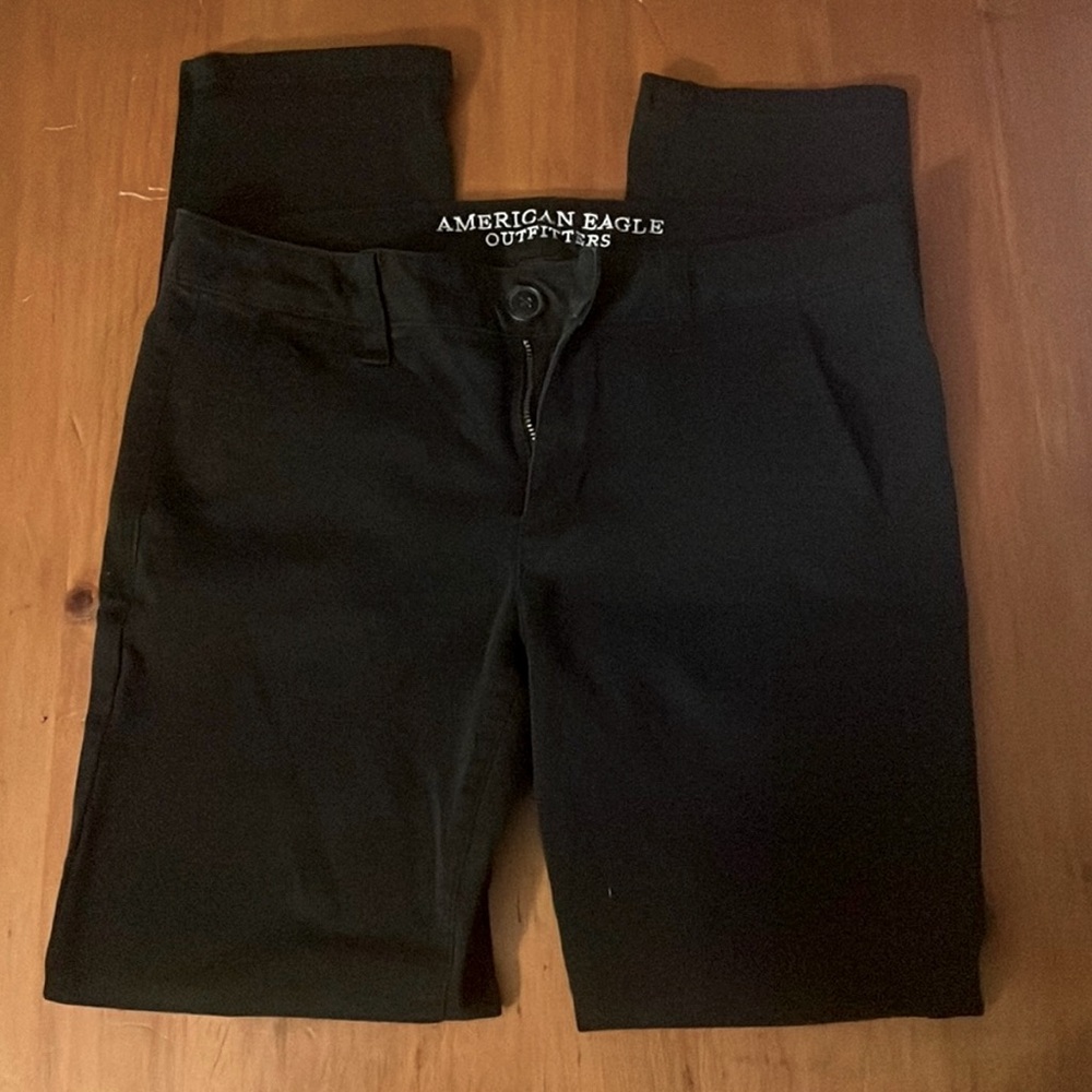American Eagle Women’s Size 4 Black Short Skinny Jeans